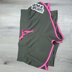 LOVE &SPORTS SHORTS.